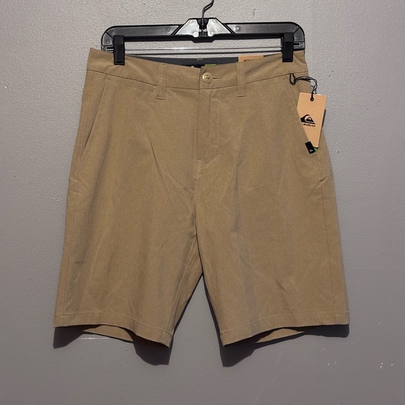 Quiksilver Other - NWT Men’s Quiksilver Khaki Amphibian Walkshorts